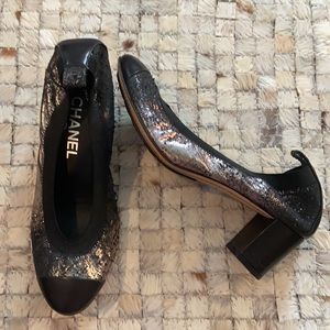 CHANEL Stretch pumps